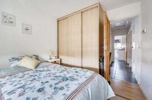 Bedroom- click for photo gallery